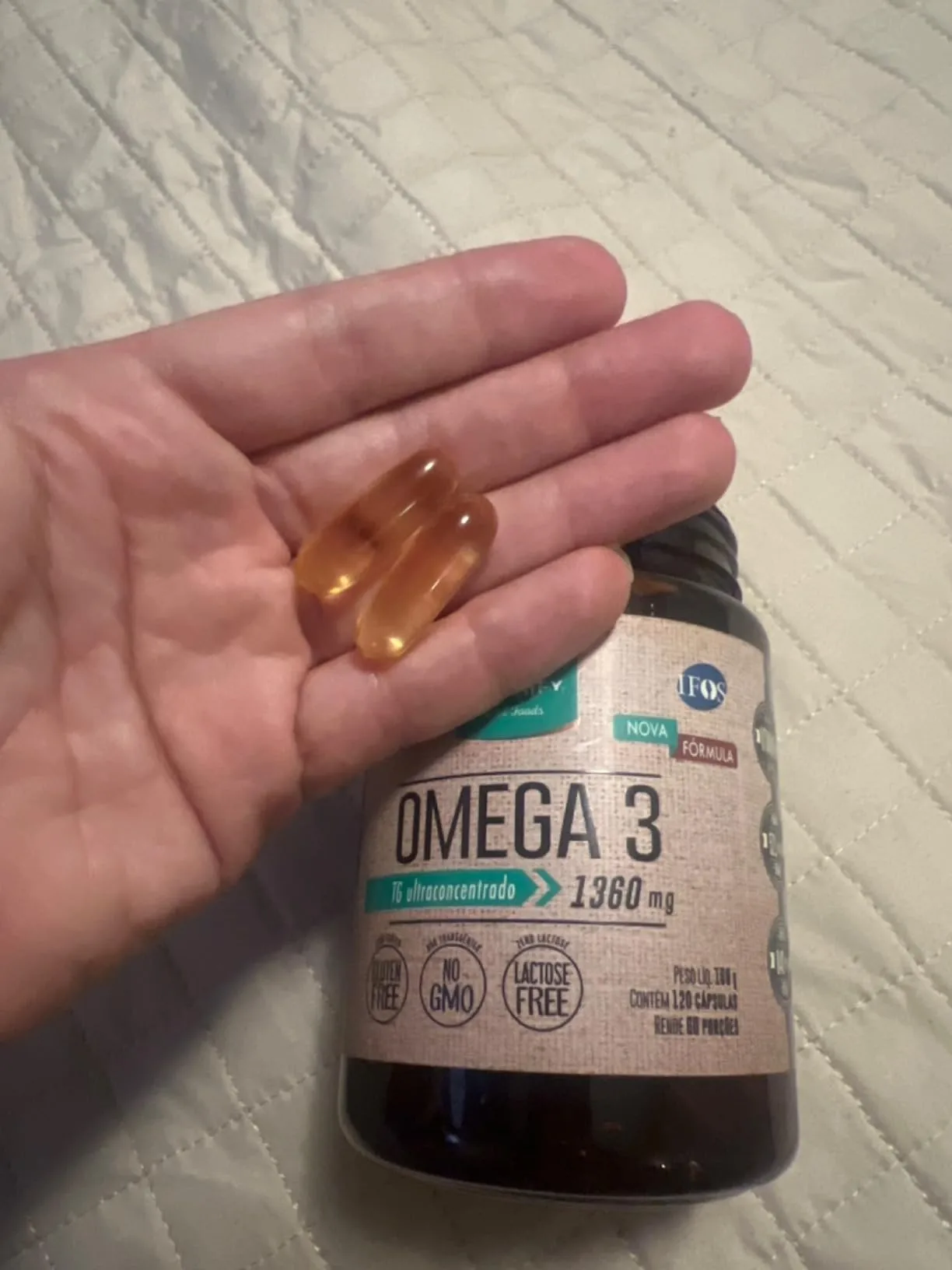 Foto real do Nutrify Ômega 3 Ultra tirada das avaliações da Amazon